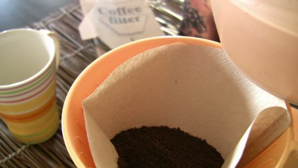 Señora relajada con una taza de café — Vídeos de Stock