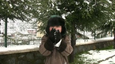 Küçük çocuk öksürük
