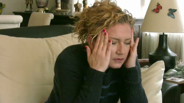 Woman with migraine — Stok video