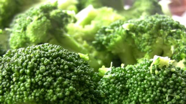 Têtes de brocoli biologiques — Video