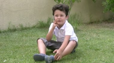 küçük çocuk ve mobil telefon4