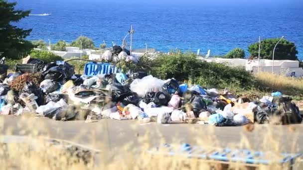 Σκουπίδια στο δρόμο — Αρχείο Βίντεο