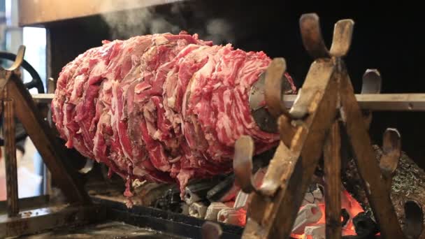 Turco doner kebab cocinar — Vídeo de stock