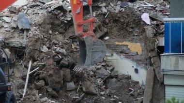 İnşaat bölgesinde tarak buldozer