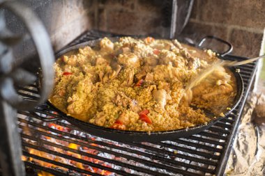 Paella ızgara İspanya'nın tipik bir yemek