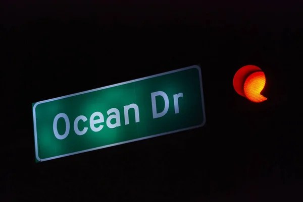 Ocean Drive Street Sign Miami Beach på natten — Stockfoto