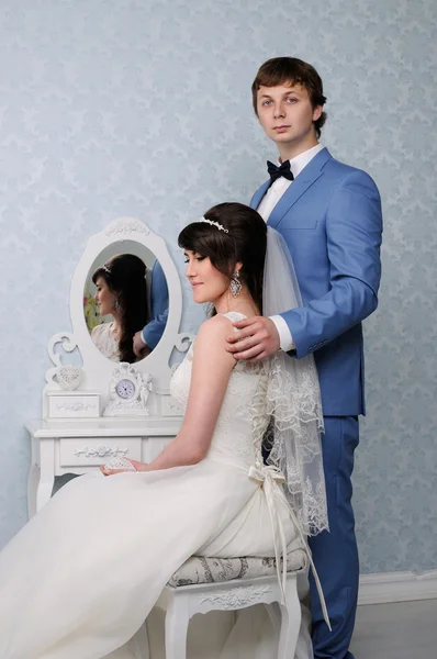 Portret pięknej pary. Suknia ślubna. Akcesoria ślubne Obrazy Stockowe bez tantiem
