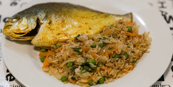 Baked Fish Rice Vegetables Plate Home Cooking Nobody Blurred Selective — Stock Photo, Image