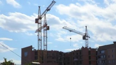 Çalışma vinç evi inşaatı.