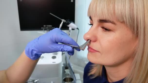 Vinnytsya Ukraine Listopad 2020 Badanie Endoskopowe Nosa Narzędzie Otolaryngologa Aparatura — Wideo stockowe