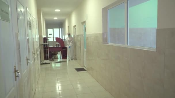 Vinnytsya Ukraine July 2020 科维德医院 眼镜蛇病人所在医院的传染病科 — 图库视频影像