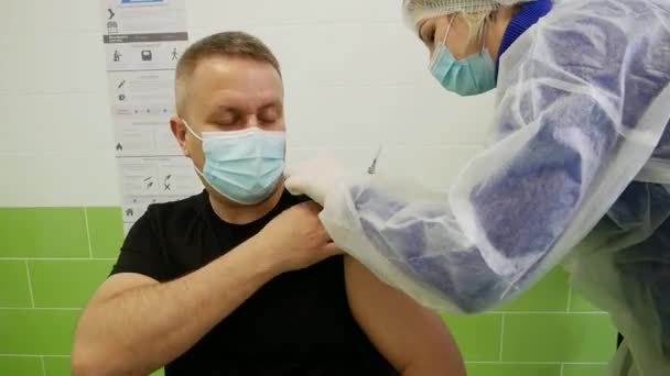 Vinnytsya Ukrajina Března 2021 Očkování Lékařů Vakcínou Astrazeneca Covishield Imunizace — Stock video