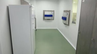 KYIV, UKRAINE - 14 Mart 2020 Eczacılık Fabrikası. Eczacılık üretim hattı. Tıbbi ürünlerin üretimi - editoryal görüntüler