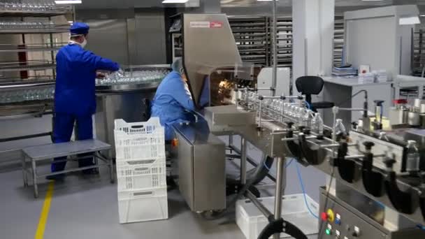Kyiv Ucrania Marzo 2020 Fábrica Fabricación Farmacéutica Línea Producción Farmacéutica — Vídeo de stock