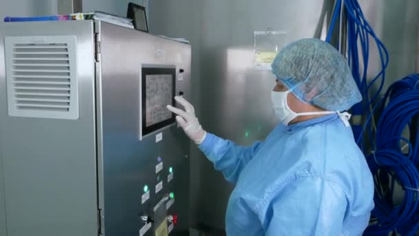 Kyiv Ucrania Mayo 2020 Fábrica Fabricación Farmacéutica Línea Producción Farmacéutica — Vídeo de stock