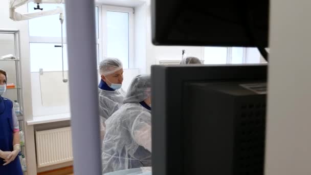 Kyiv Ucrania Junio 2021 Tecnología Moderna Diagnóstico Enfermedades Cardíacas Angiógrafo — Vídeo de stock