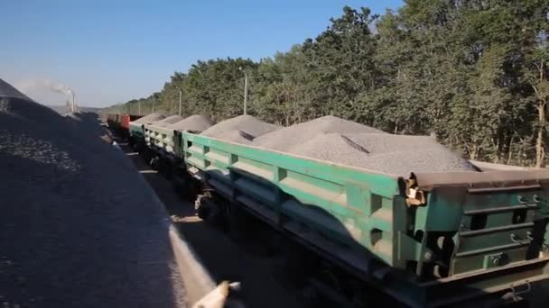 Transportbanden Machines Bij Een Grindgroeve Granietgroeve Winning Van Graniet Open — Stockvideo