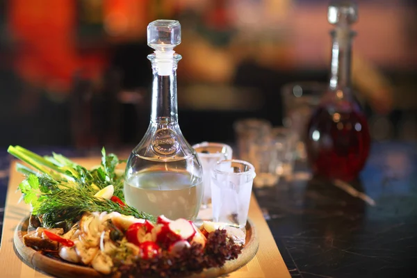 horseradish votka ve sebze snack