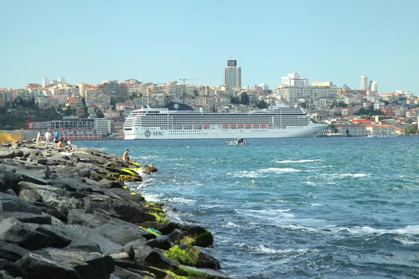 Istanbul, Türkiye, Haziran 25, 2015.Views feribot ile Boğaz'ın Boğazı gidin. — Stok fotoğraf