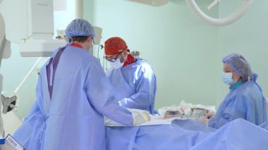 Kyiv, Ukrayna - 21 Temmuz 2025: Kardiyoloji Kliniği. Kardiyolojide çalışıyorum. Kardiyoloji merkezinde kabul bölümü. Kardiyoloji merkezinin koridorlarındaki doktorlar - editörlük görüntüleri