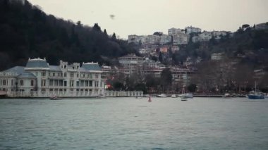 Istanbul, Türkiye - Şubat 2016: Boğaz'ın akşam. Boğaz'ın kıyısında. Istanbul - stok Video