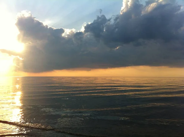 Indiana Dunes Ulusal Lakeshore - Fırtınada Işık