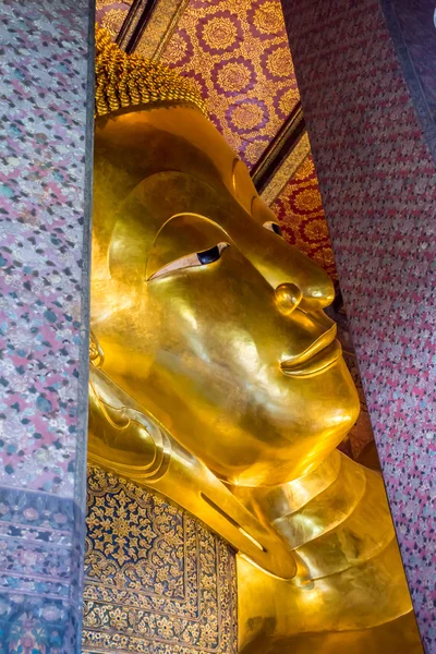 Liegendes Buddha-Bild — Stockfoto