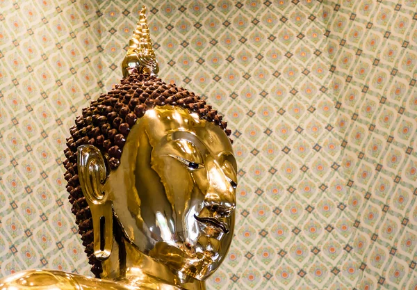 Buddha-Bild aus reinem Gold im wat traimit, bangkok, thailand — Stockfoto