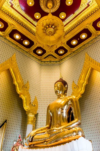 Buddha-Bild aus reinem Gold im wat traimit, bangkok, thailand — Stockfoto