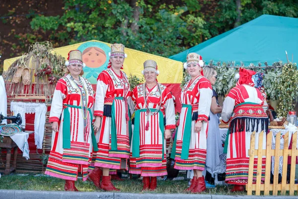 Cheboksary, Chuvashia / Rusya Federasyonu - 08.24.2019 Kadınlar Mordovya 'da Cheboksary gününde
