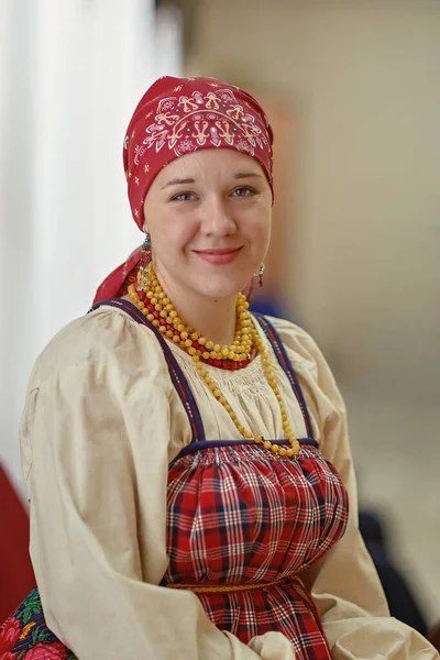 Cheboksary Chuvashia Russia 2019 Γυναίκα Εθνική Ρωσική Ενδυμασία Της Περιοχής — Φωτογραφία Αρχείου