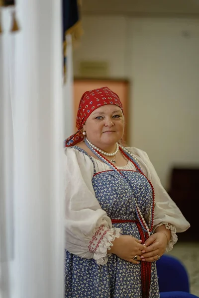 Cheboksary Chuvashia Rússia 2019 Mulher Traje Nacional Russo Região Nizhny — Fotografia de Stock