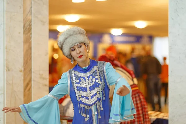 Cheboksary Chuvashia Rússia 2019 Uma Menina Traje Nacional Bashkir Que — Fotografia de Stock