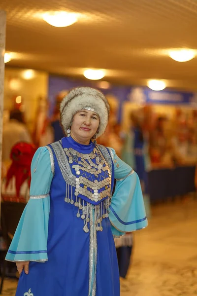 Tscheboksary Tschuwaschien Russland 2019 Eine Frau Baschkirischer Nationaltracht Die Als — Stockfoto