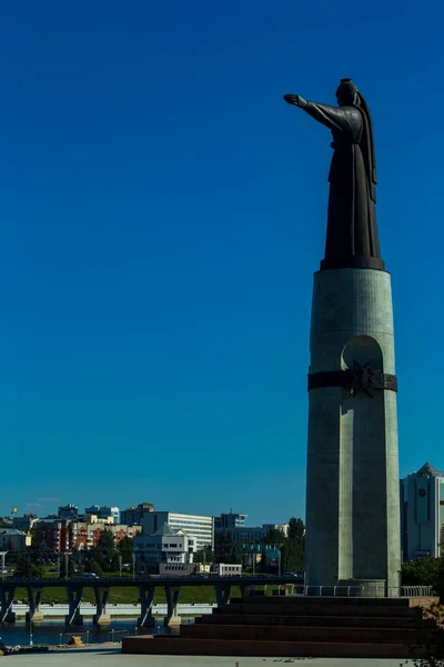 Cheboksary Chuvashia Russia 2021 Monumento Alla Madre Patrona Una Giornata — Foto Stock