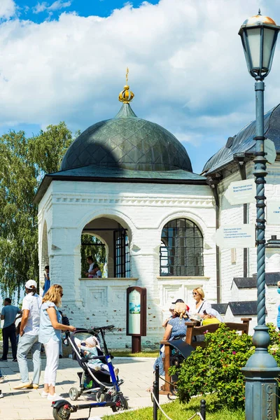 Sviyazhsk, Tataristan / Rusya-07.25.2021 - Sviyazhsk adasındaki Varsayım Manastırı kiliseleri