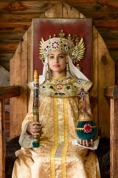 Katta Dik bilan mushuk ichida cums onlayn