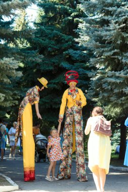 Cheboksary, Chuvashia / Rusya-08.15.2021 sokak tiyatrosu festivali, Cheboksary şehrinin Cheboksary şehrinde yer alan ve adını Kozmonot A. N. Nikolaev 'den alan 