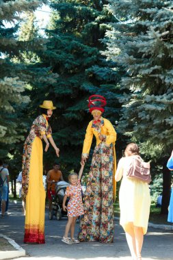 Cheboksary, Chuvashia / Rusya-08.15.2021 sokak tiyatrosu festivali, Cheboksary şehrinin Cheboksary şehrinde yer alan ve adını Kozmonot A. N. Nikolaev 'den alan 