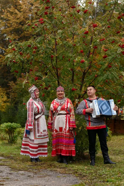 Cheboksary Chuvashia Russia 2021 Folklórní Skupina Rekreačním Středisku Stejného Věku — Stock fotografie