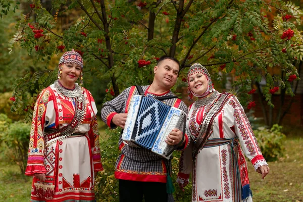 Cheboksari Chuvashia Russia 2021年 民族衣装 チュヴァシュ で同年代のレクリエーションセンター民俗グループ — ストック写真