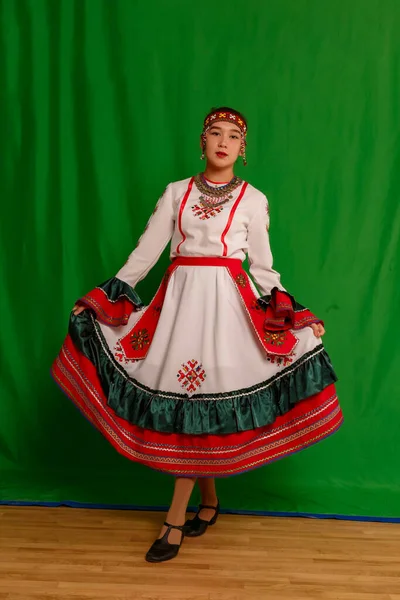 Cheboksary Chuvashia Russia 2021 Ένα Κορίτσι Από Λαϊκή Κολεκτίβα Στο — Φωτογραφία Αρχείου