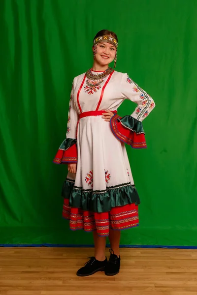 Cheboksary Chuvashia Russia 2021 Girl Folklore Collective Recreation Center Same — Stockfoto