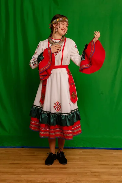 Cheboksary Chuvashia Russia 2021 Flicka Från Folklore Kollektivet Fritidscentret Samma — Stockfoto