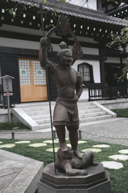 KAMAKURA, JAPONYA - 3 Ekim 2017: Daibutsu, el Gran Buddde Kamakura del templo de Ktoku-in
