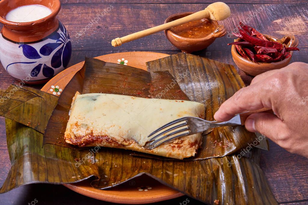 Comida típica mexicana, tamales Veracruz o jarochos, preparados con