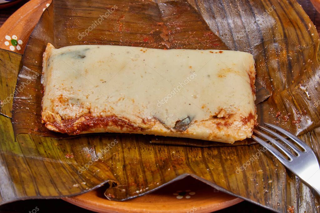 Comida típica mexicana, tamales Veracruz o jarochos, preparados con