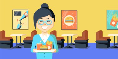 tepsi önemsiz kadar dolu tutan Asyalı kadın