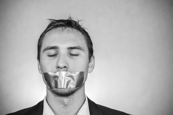 Человек с лентой
