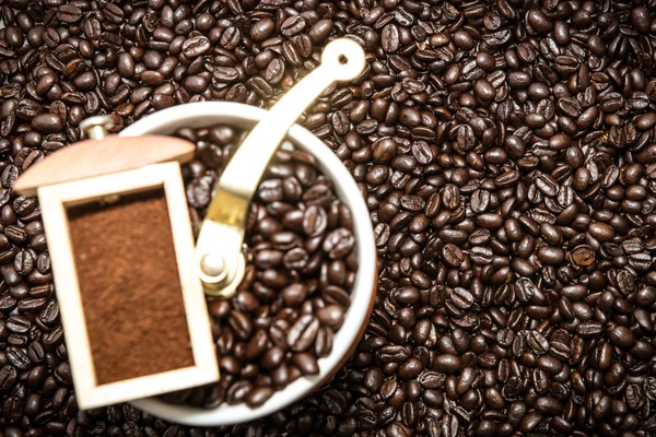 Coffee grinder and beans — Stock Photo, Image